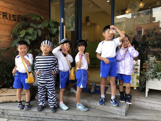 DC4DDFB7-F438-416A-8515-BD65AE064BDC